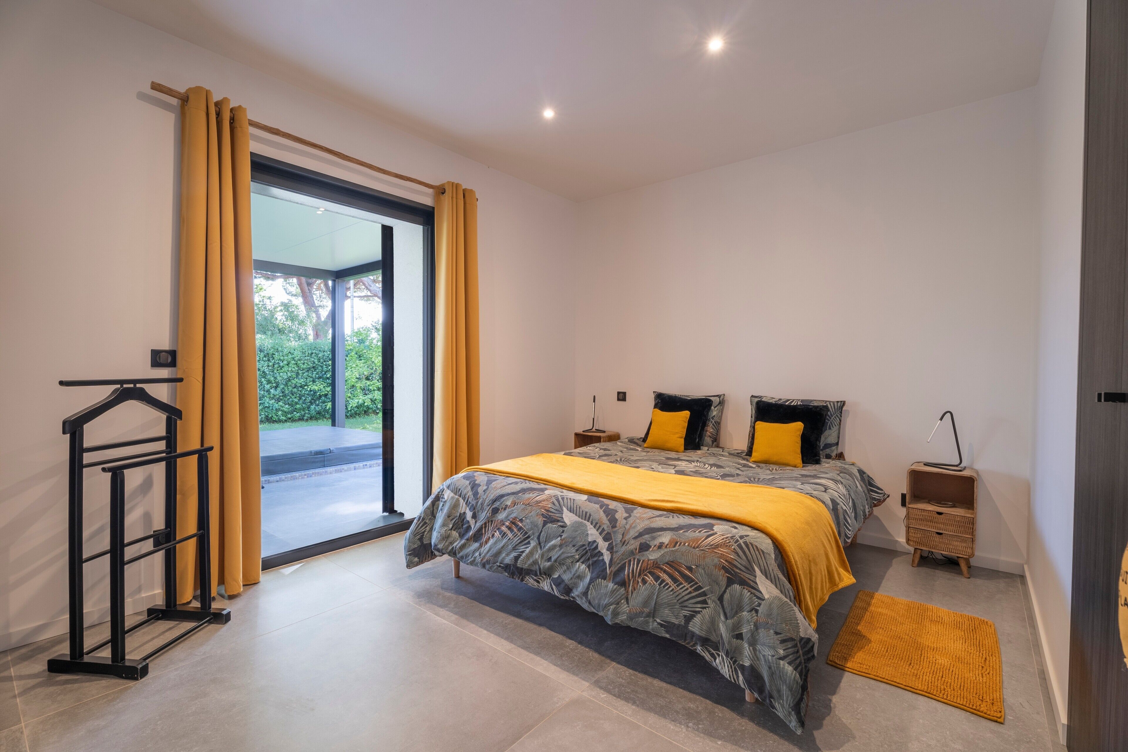 4 多间卧室、熨斗/熨衣板、免费 WiFi、床单