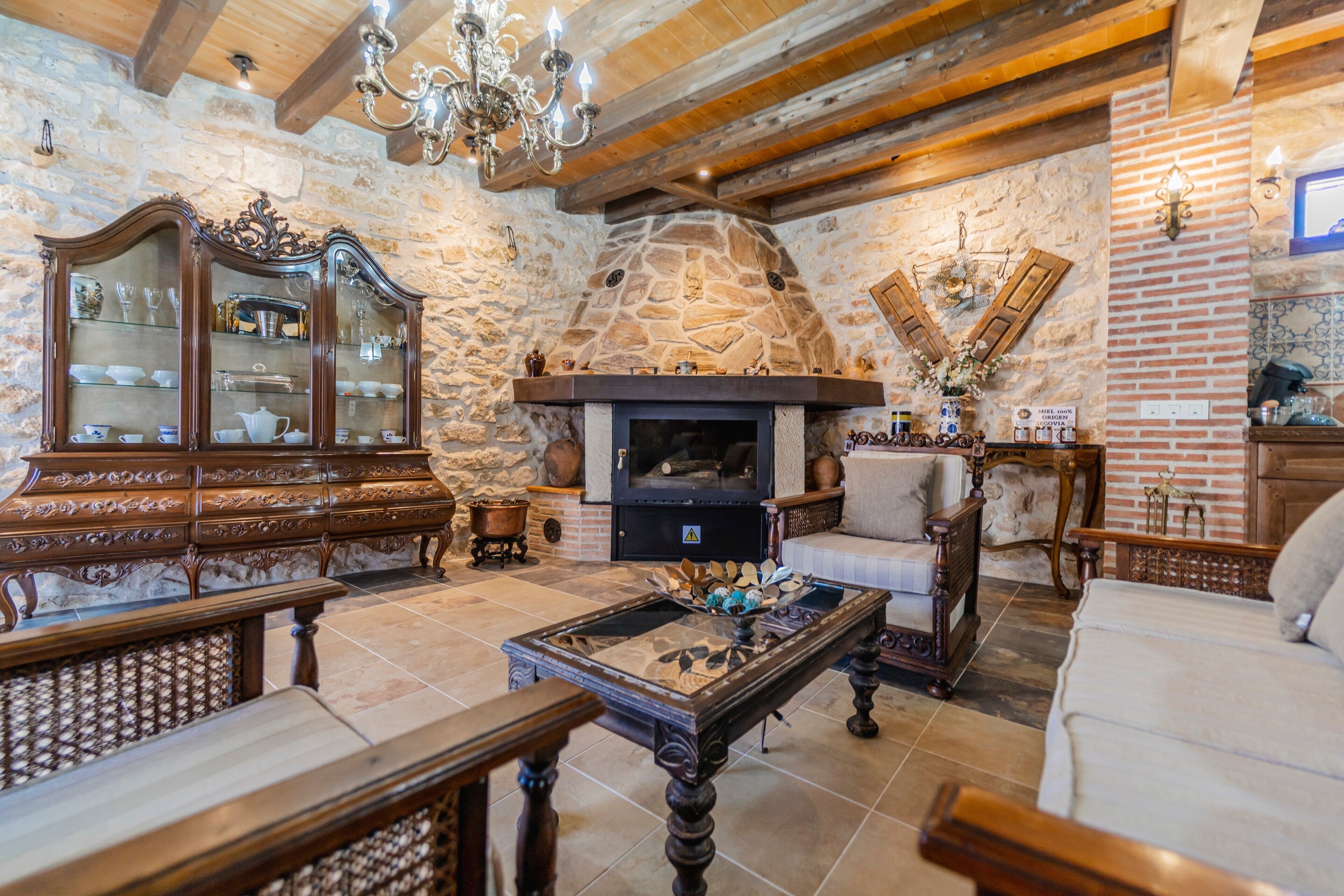 TV, fireplace, ping pong