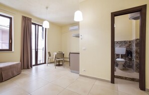 TV - Amazing apartment in Patti with WiFi (Patti)