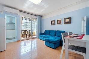TV, mesa de pingue-pongue