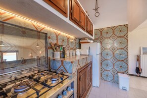 Kühlschrank, Ofen, Herdplatte, Geschirrspüler