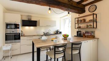 Fridge, microwave, oven, dishwasher