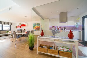 Dining - Holiday Home 'Pegaso Playa De Albir' with Sea View, Wi-Fi and Air Conditioning (El Albir)