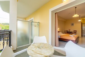 1 bedroom, free WiFi, bed sheets - Apartment In A Hotel 'Kosmos Studio 3' with Shared Terrace, Wi-Fi and Air Conditioning (Corfu)