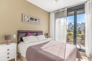 2 bedrooms, iron/ironing board, free WiFi, bed sheets - Apartment 'Tindra Punta Marina' with Shared Pool, Wi-Fi and Air Conditioning (Torrevieja)
