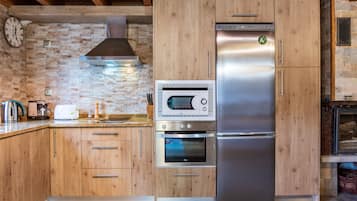 Frigorífic, microones, forn i placa de cuina