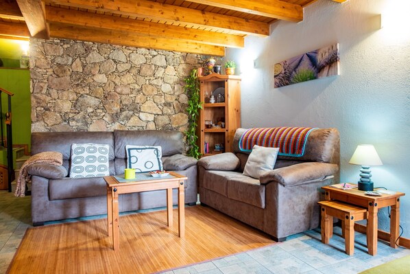 Télévision, cheminée