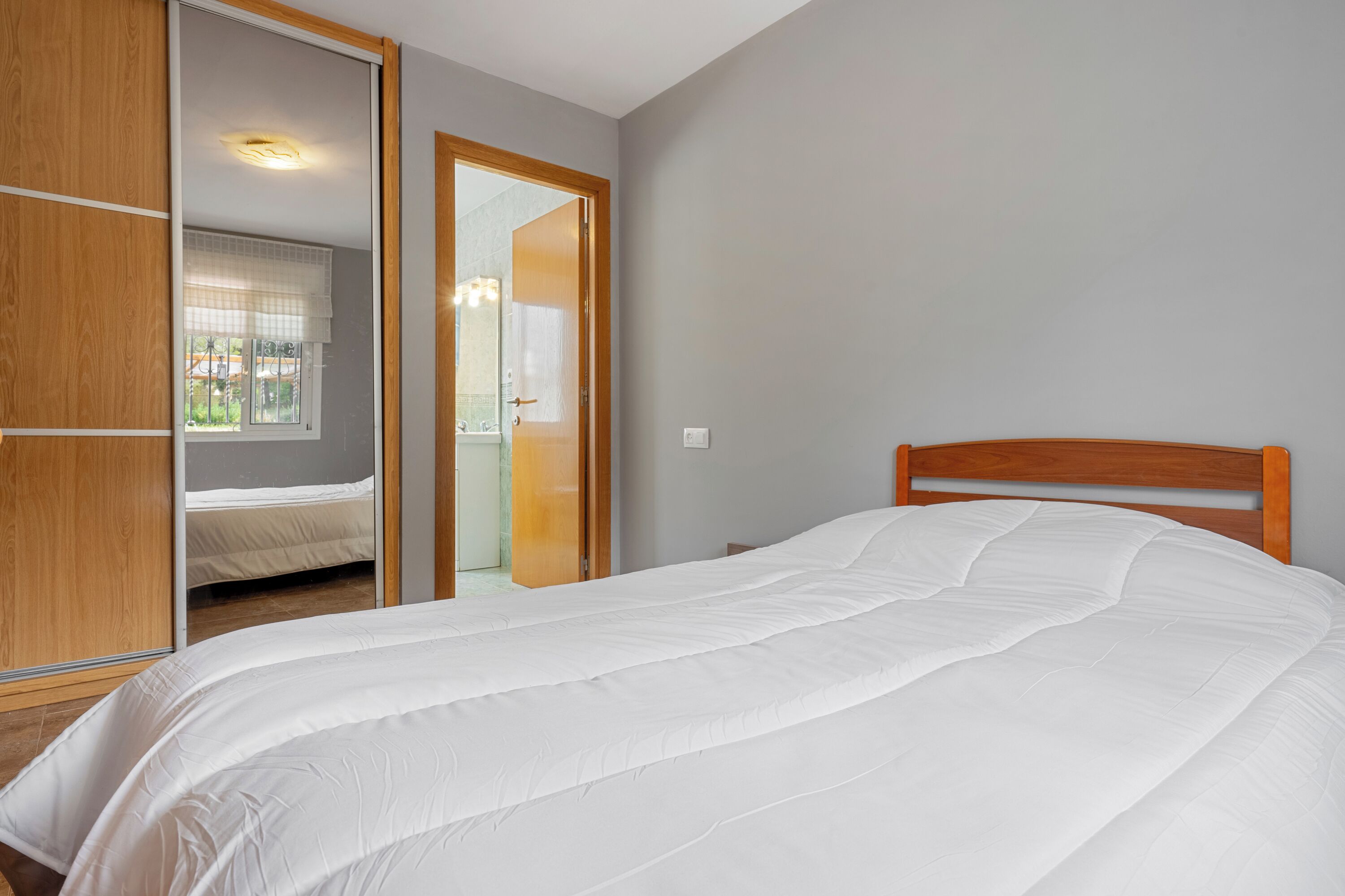 3 chambres, fer et planche à repasser, Wi-Fi gratuit, draps fournis