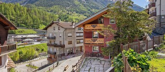 Apartment 'Maison De La Musique' with Mountain View, Shared Terrace and Wi-Fi