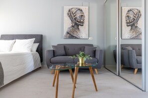 1 habitación, tabla de planchar con plancha, wifi gratis y ropa de cama 