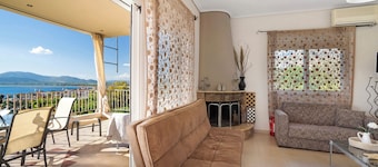 Country House 'Villa Ermina Paleros' with Wi-Fi and Air Conditioning