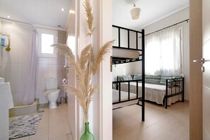 2 عدّة غرف نوم وواي فاي مجانًا وملاءات أسرّة