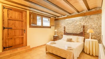 4 bedrooms, free WiFi, bed sheets