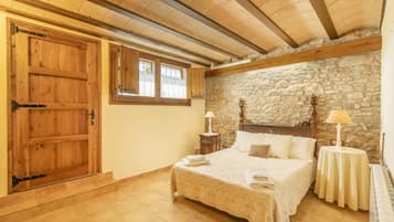 4 bedrooms, free WiFi, bed sheets