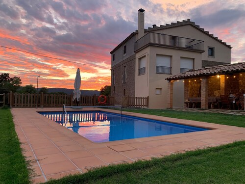 Holiday Home 'Casa Ponet' with Mountain View, Private Pool and Wi-Fi