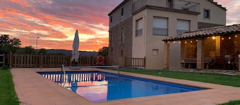 Maison de vacances 'Casa Ponet' avec vue sur les montagnes, piscine privée et Wi-Fi