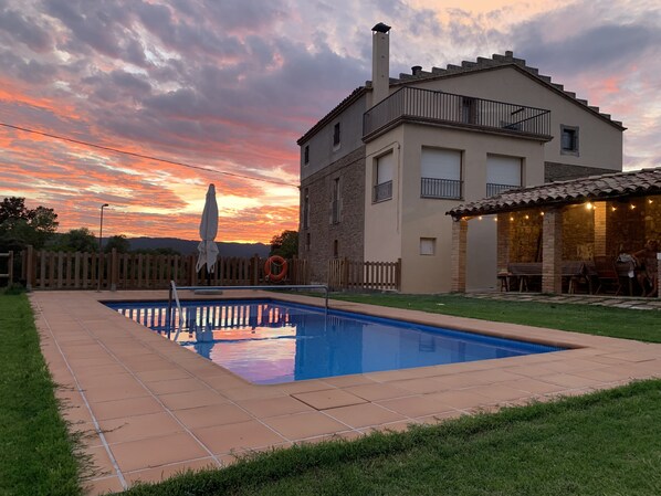 Pool - Holiday Home 'Casa Ponet' with Mountain View, Private Pool and Wi-Fi (Solsona)