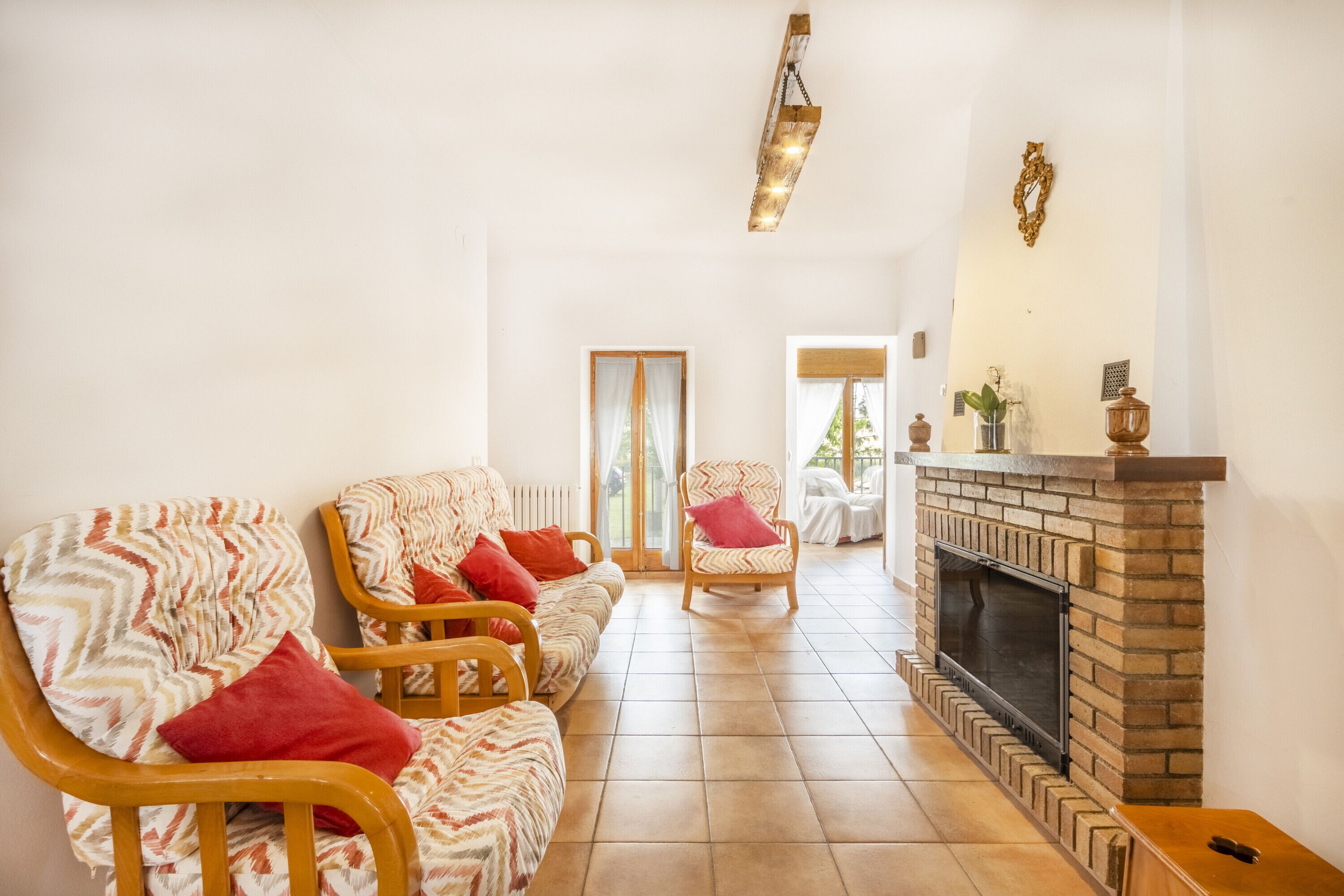 Televisie en een open haard