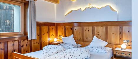 1 bedroom, WiFi (free), bed sheets