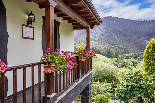 Holiday Home 'Maseda 1' with Mountain View, Shared Terrace and Private Garden