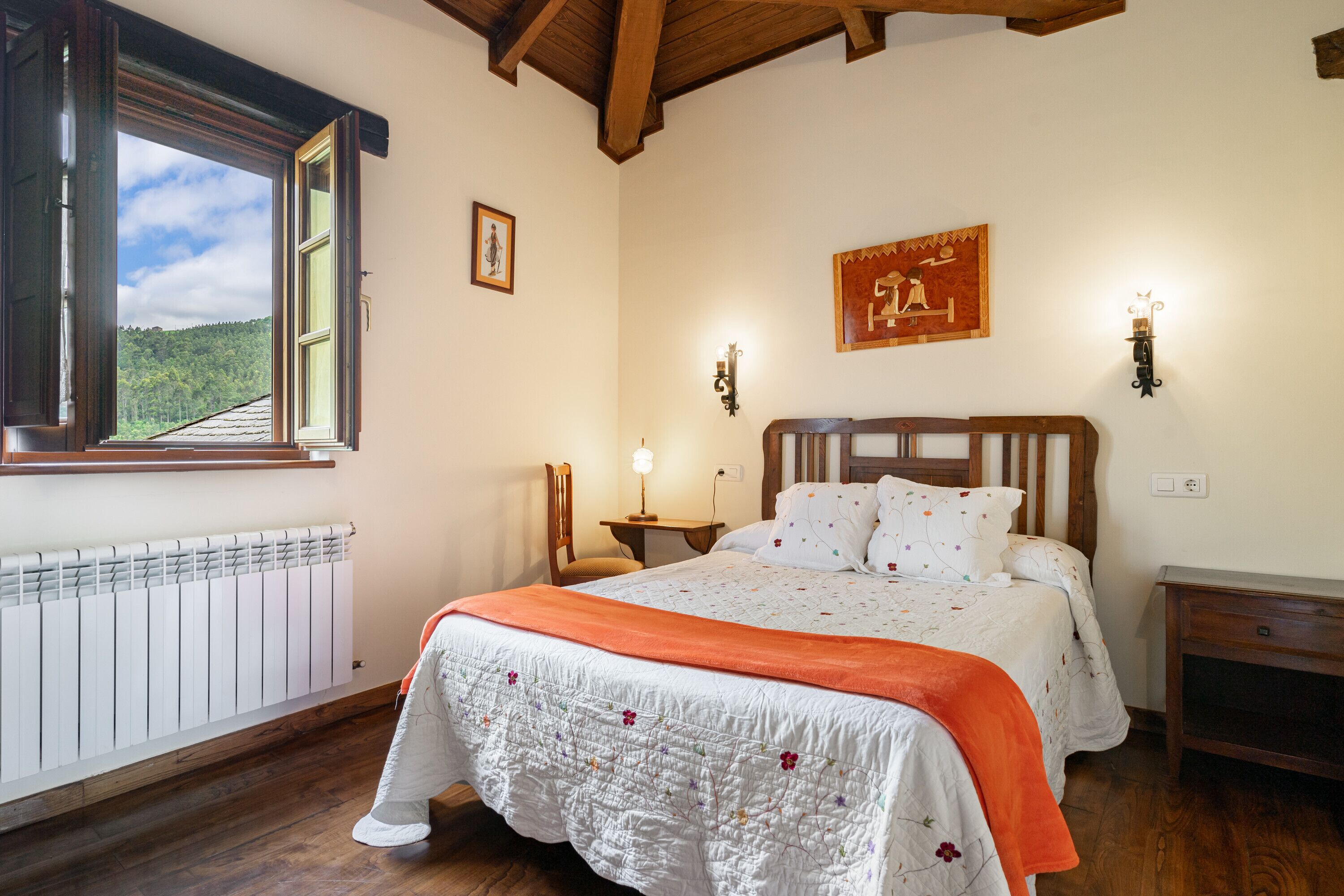 2 chambres, fer et planche à repasser, draps fournis