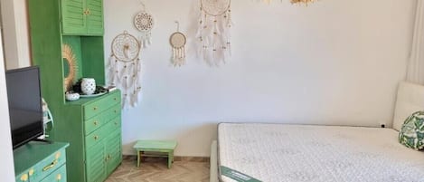 1 bedroom, free WiFi, bed sheets