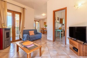 Televisión, chimenea