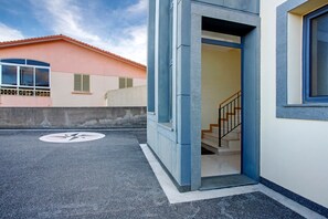 Exterior detail - Holiday Home 'Casa Da Bemposta' with Sea View, Balcony and Wi-Fi (Machico)