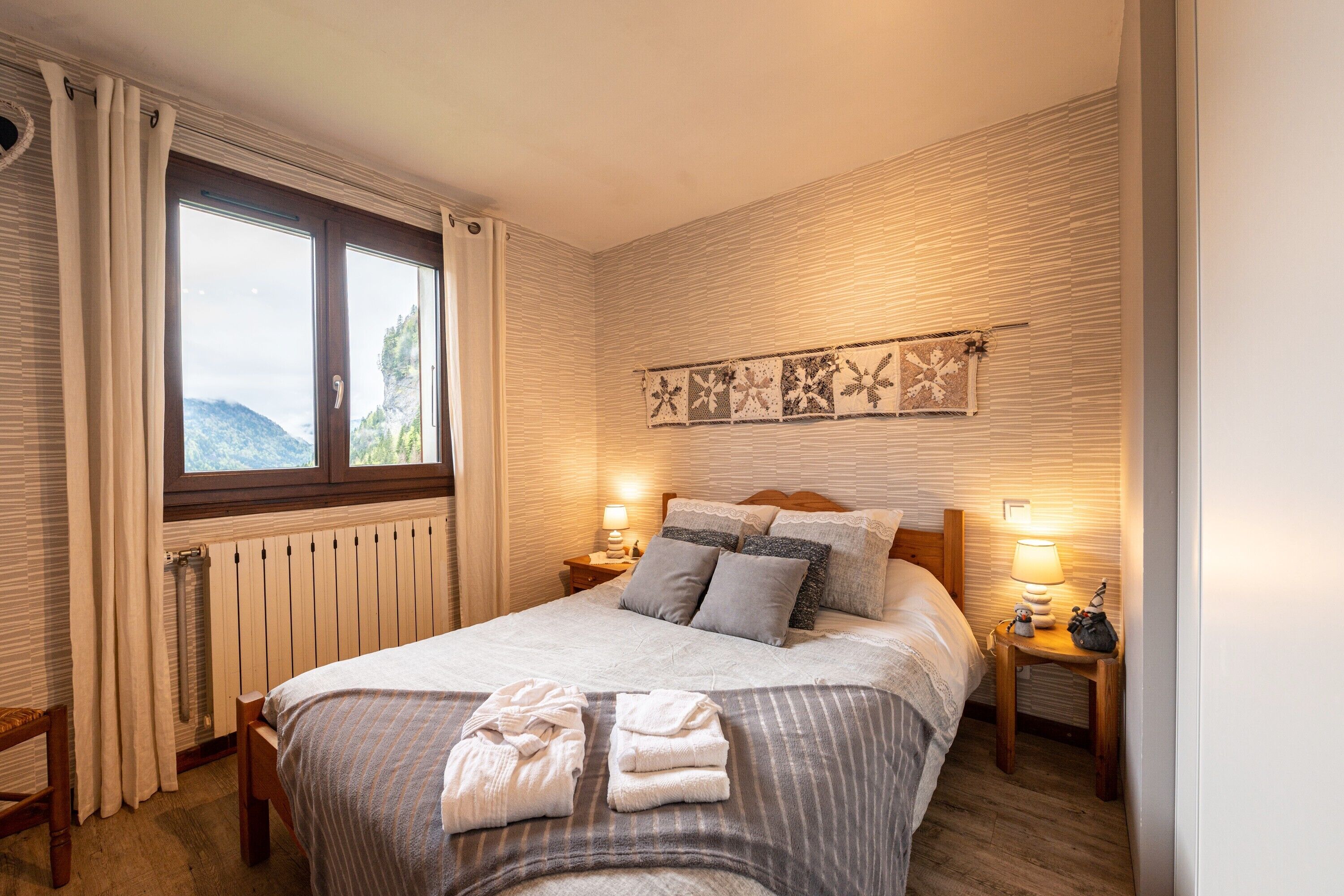3 chambres, fer et planche à repasser, Wi-Fi gratuit, draps fournis