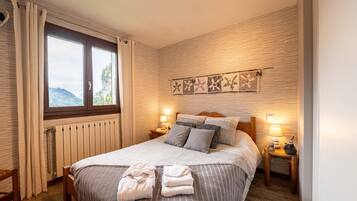 3 chambres, fer et planche à repasser, Wi-Fi gratuit, draps fournis