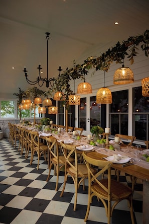 Banquet hall