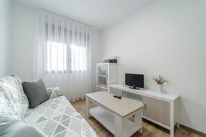 TV, fireplace, video games - Holiday Home 'La Quesería' with Mountain View, Shared Terrace and Wi-Fi (villaherreros)