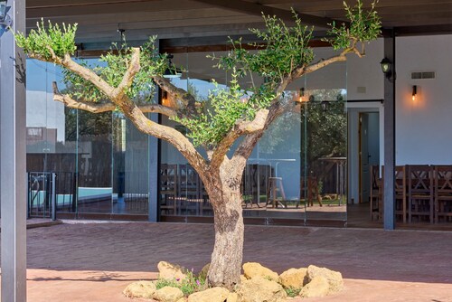 Holiday Home 'Casa Rural Olivar De La Marquesa' with Private Pool, Wi-Fi and Air Conditioning