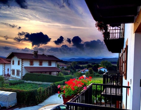 Property grounds. Apartment 'Ultzama' with Mountain View and Balcony