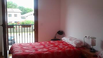 3 chambres, fer et planche Ă repasser, Wi-Fi, draps fournis