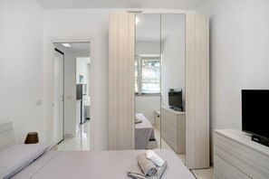 1 quarto, Wi-Fi de cortesia, roupa de cama