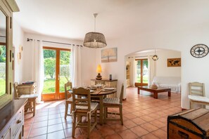 Interior - Le Nichoir at the foot of Ventoux with swimming pool, private garden and air conditioning (Malemort-du-Comtat)