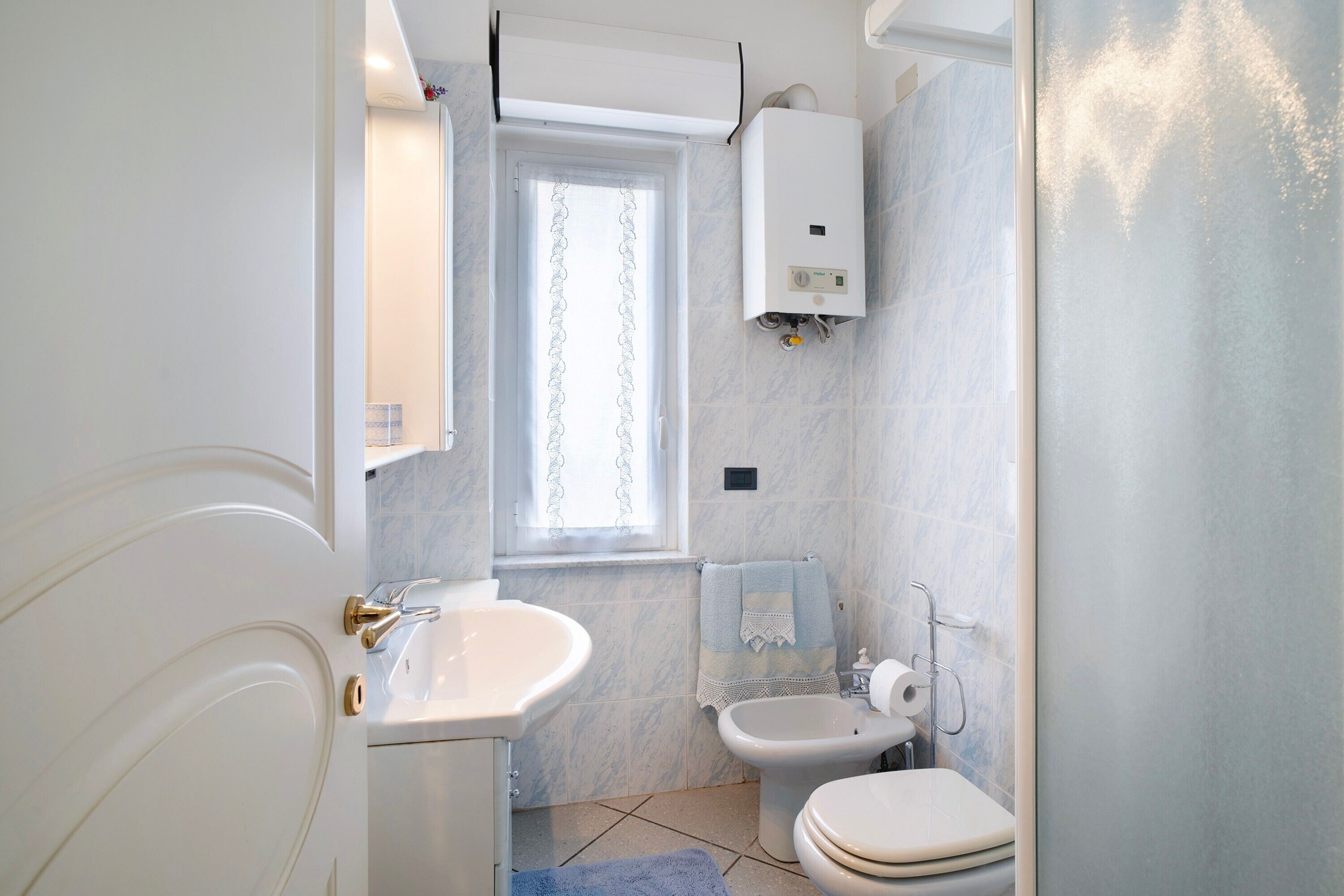 Doccia, asciugacapelli, asciugamani