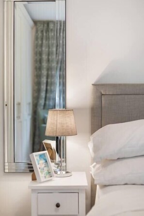 3 slaapkamers, een strijkplank/strijkijzer, wifi, beddengoed