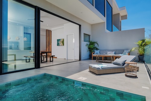 Ocean Villas - Luxury Ocean View Villas 