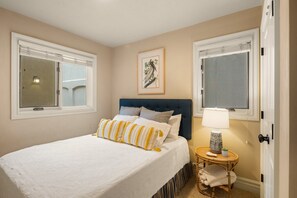 3 chambres, fer et planche à repasser, Wi-Fi gratuit, draps fournis