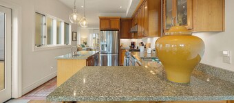 The Birdhouse - Close to U of O and Downtown