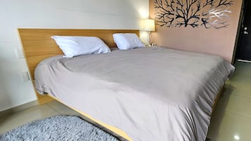 Studiosuite – executive, 1 kingsize-seng, balkong, byutsikt | Sengetøy av topp kvalitet, safe på rommet og individuelt innredet