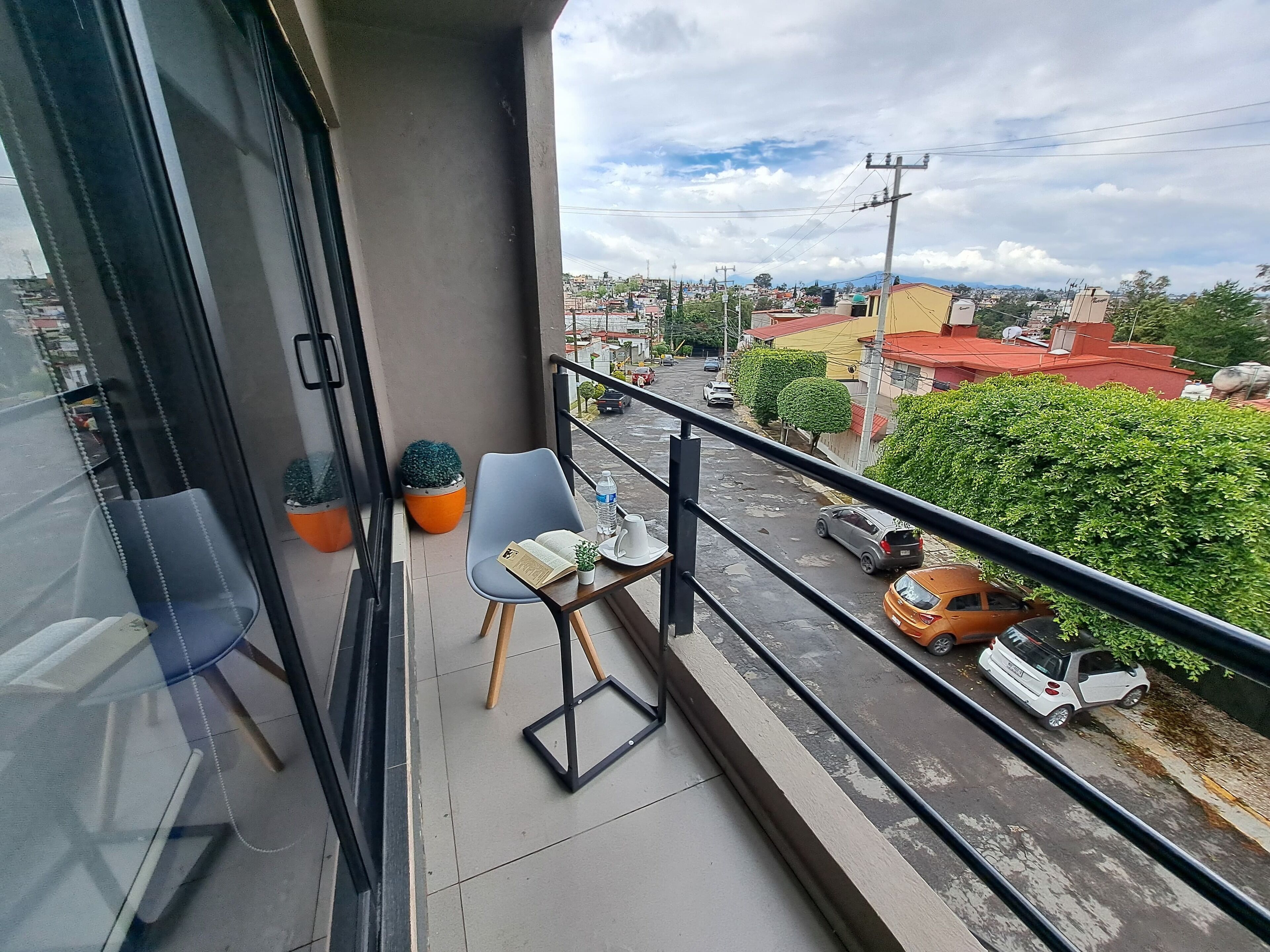 Executive Studio Suite, 1 King Bed, Balcony, City View | Balcony view