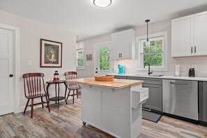 Fridge, microwave, oven, stovetop - Tranquility | New Build, Sleeps 11, Fire Pit, Cornhole + Pet Friendly (Chincoteague Island)