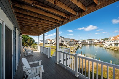 Anchor's Away | Captain's Cove Waterfront w/ Pool & Golf, Pet Friendly + First-Floor Suite