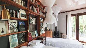 1 quarto, Wi-Fi de cortesia, roupa de cama