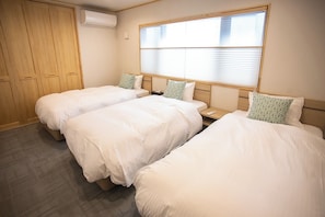 1 bedroom, desk, free WiFi, bed sheets
