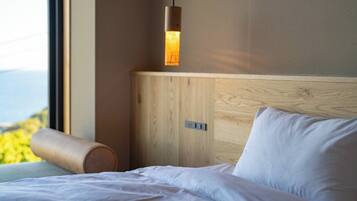 1 bedroom, desk, free WiFi, bed sheets