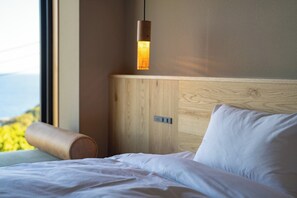 1 bedroom, desk, free WiFi, bed sheets